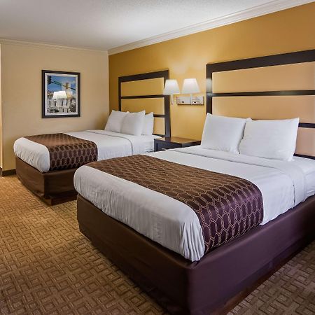 Best Western Inn & Suites Byron Exteriér fotografie
