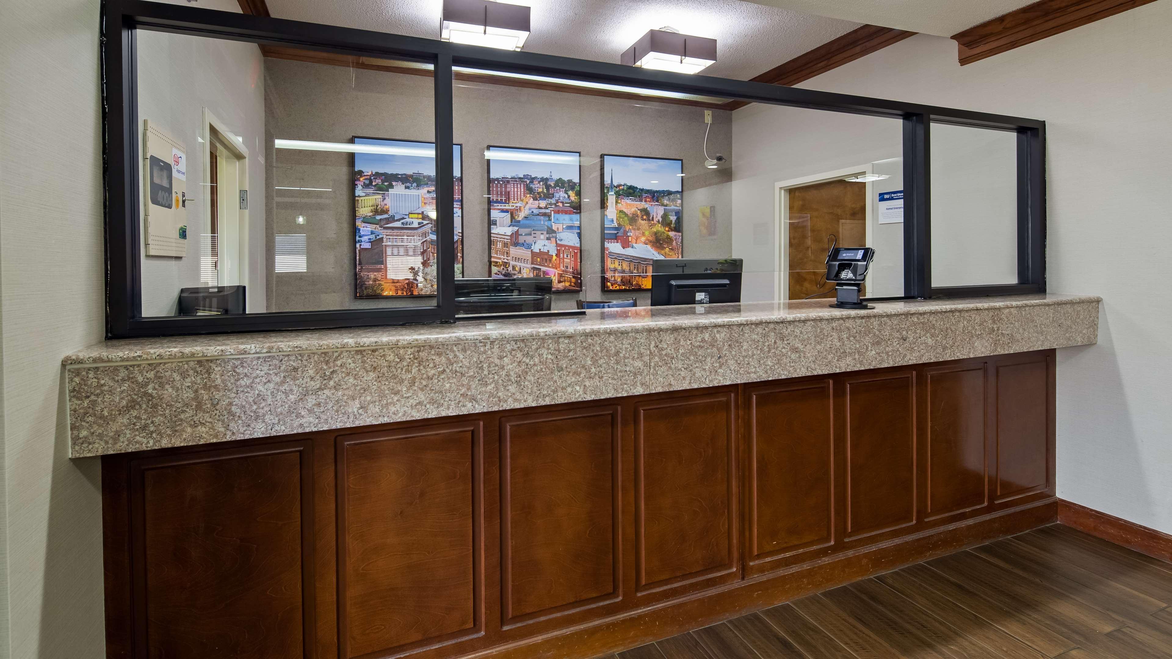 Best Western Inn & Suites Byron Exteriér fotografie